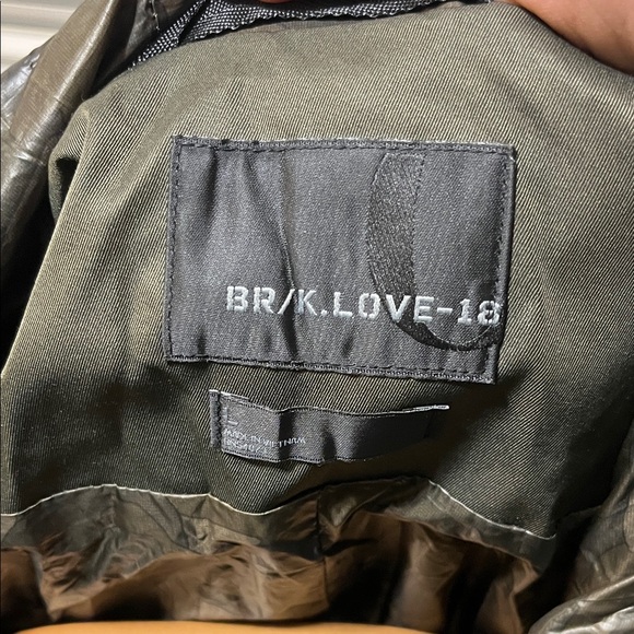 Banana Republic Men's Dark Green Raincoat - Picture 5 of 7